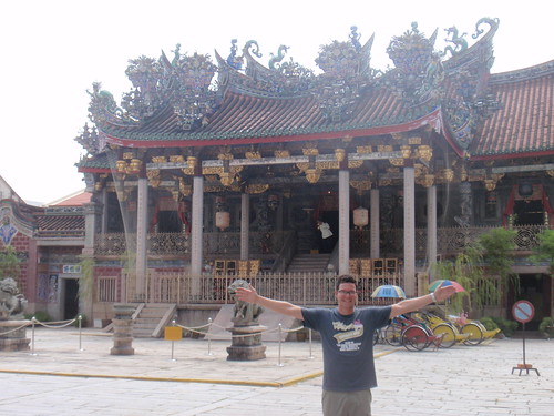 Swiss in front of the Khoo Clan Temple