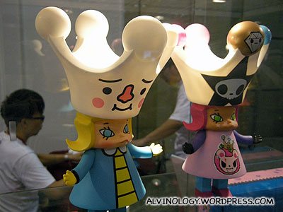 Vinyl toys with crowns
