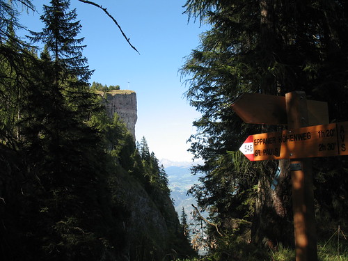 Gipfel mit dem Bergner Kreuz auf dem Mendelzug