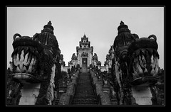 The guardians of the White Temple (sublyro) Tags: bali indonesia geotagged temple dragons hindu 2009 karangasem eastbali whitetemple lempuyang puralempuyang gununglempuyan geo:lon=115621490 geo:lat=8407508