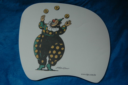 Mouse Pad brinde da DPZ com ilustração de Milton Gleiser