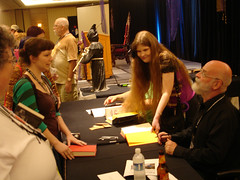 Discworld Con Friday: Me! Getting my books signed by Pratchett! (3 of 3)