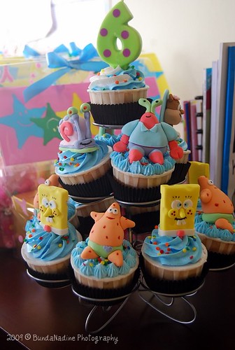 cupcakes spongebob on tiers