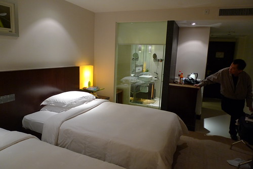 It's a nice hotel room (Pavillion Shenzhen)