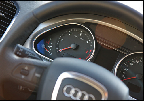 Audi Q7 Interior Photos. Audi Q7 TachoMeter Interior