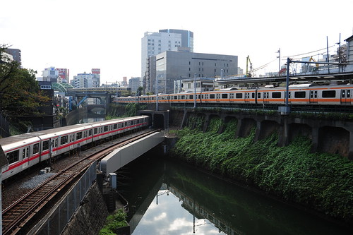 Trains Crossing at Ochanomizu(御茶ノ水)