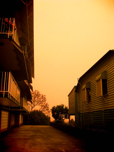 Duststorm in Brisbane, 12.30pm