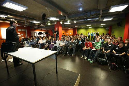 Joos de Valk tijdens zijn presentatie WordCampNL 2009 - 170 bezoekers.