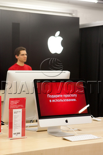 Открытие первого розничного магазина Apple Shop в Москве-4