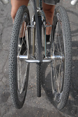 A front rack for carrying wheels-2