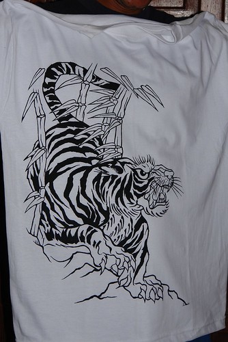 Bizarre Tattoo Tiger por fin en la franelale falta coloreso va a