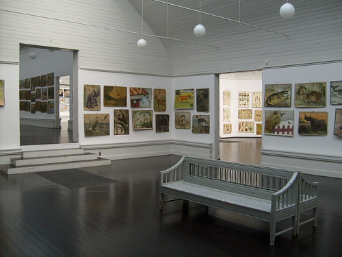 Et blik gennem udstillingsbygningen