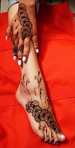 henna foot tattoos. henna tattoo-hand and foot