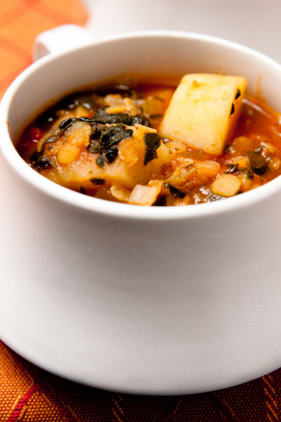 Spicy lentil, potato and spinach soup