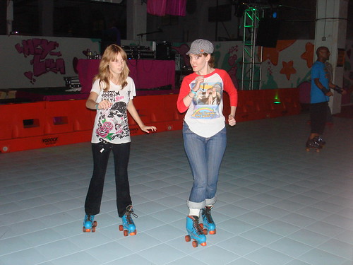 Ariel and Erica at Lola Staar's Dreamland Rollerrink