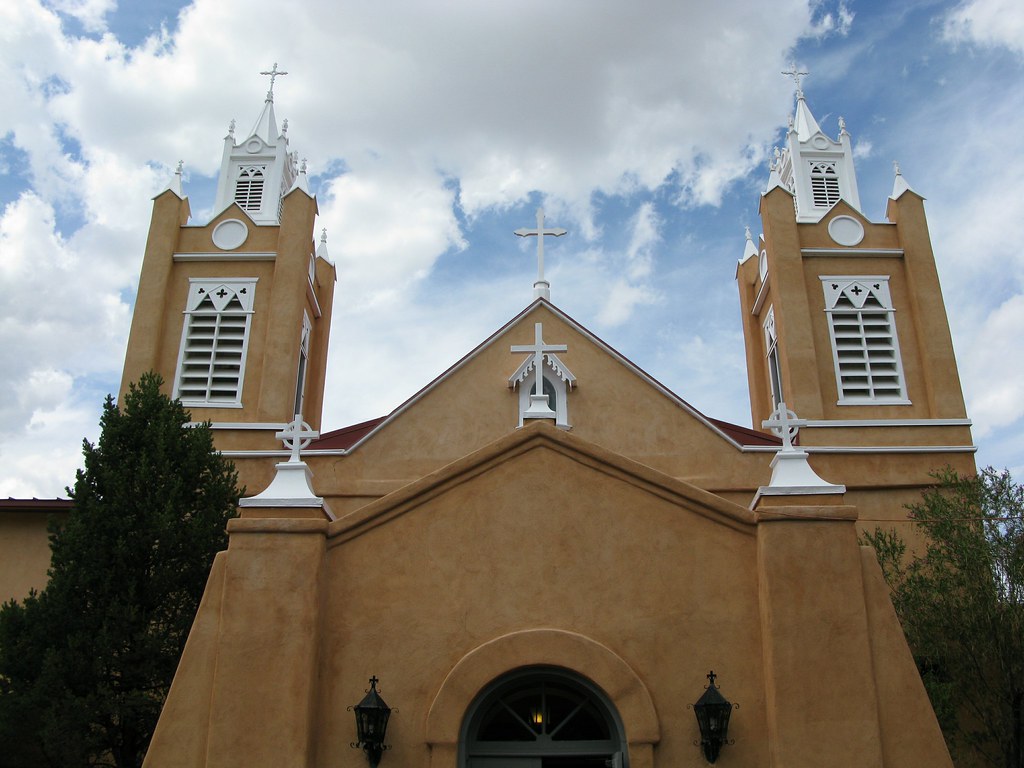 San Felipe de Neri Church (Symmetry Style)
