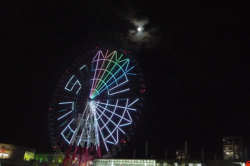 Moonlight over the Odaiba ferris wheel