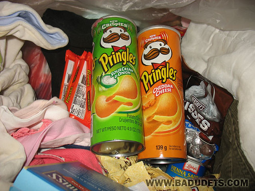 Pringles adds krrunch in opening the balikbayan box