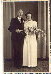 tante Anny Roemeling en oom Lammert Aslander ter gelegenheid van hun huwelijk op 07-01-1947