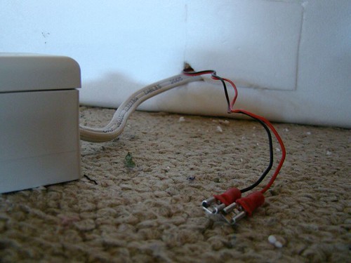 Fan wires and 12 V battery