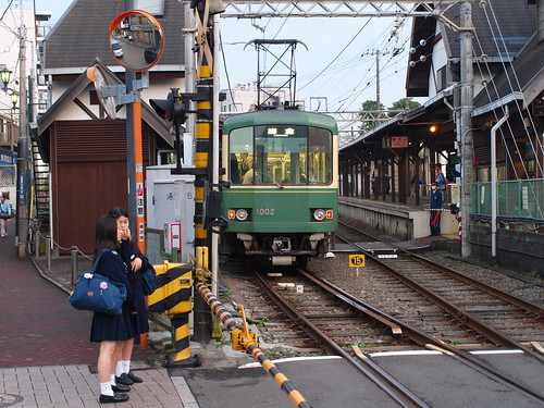 Enoshima Electric Railway / 江ノ島電鉄.江ノ島駅周辺