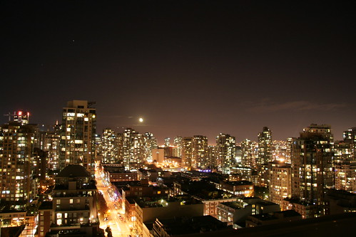 October moonrise, Vancouver