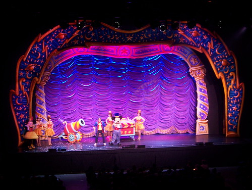 110414 Mickey Mouse Magic Show 18