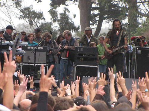 USF alumnus and Power to the Peaceful Fesitval founder Michael Franti performed at the 11th annual Power to the Peaceful festival, which promotes nonviolence and peace.  Photo by Miranda Spears/Foghorn