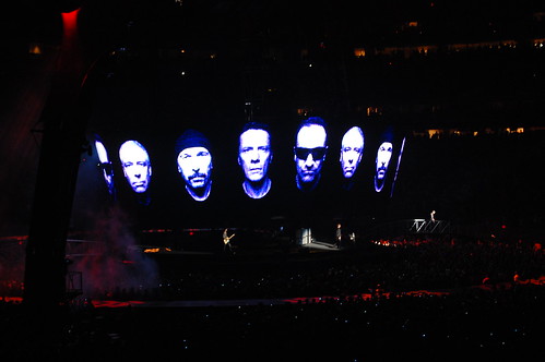 U2 in Houston, Texas Oct. 2009 :: I'll go Crazy if I Don't Go Crazy Tonight