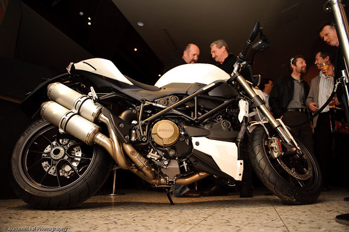 Ducati StreetFighter-10 (by autumn_leaf)
