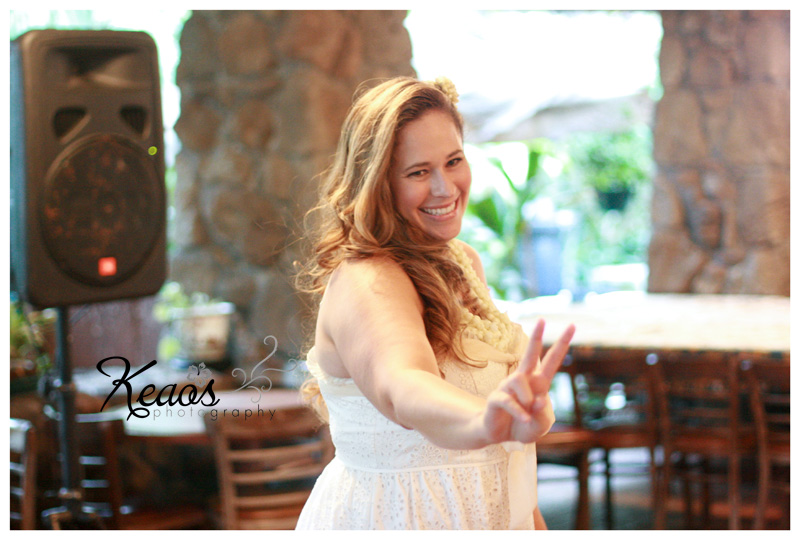 The bride's hula for her groom