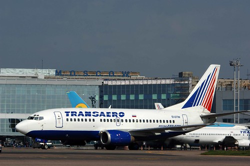 Boeing 737-500 der Fluggesellschaft Transaero Airlines ©  J