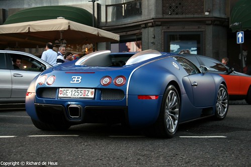 Bugatti Veyron Bleu Centenaire by Richard de Heus