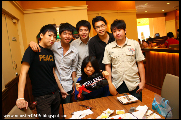 Yee Leng's Birthday 2009 @ Papa John's Pizza, Sunway Pyramid