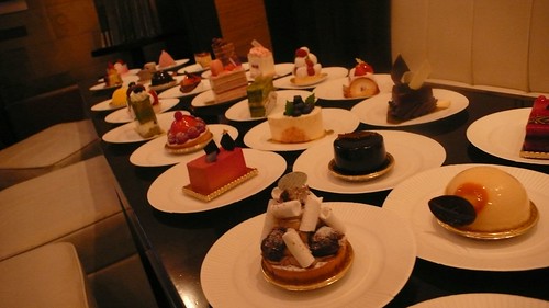 cakes in Christmas party 01