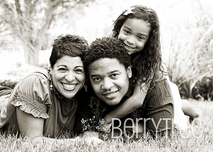 3747562281 2ec02662de o "A happy family...   BerryTree Photography : Smyrna, GA Family Photographyer