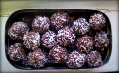 Bumsbollar med mandel och coklad