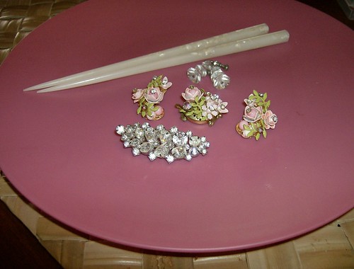 Vintage jewels and hairsticks, FREE with $5 chandelier!  : P