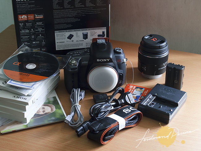 Sony Alpha A550 DT 18-55mm Kit Contents 