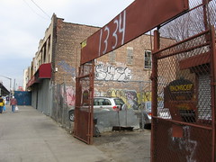 Southern Blvd, South Bronx in 2007 (by: straightedge217, creative commons license)