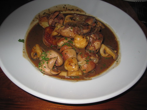 "Deviled" kidneys with mushroom and roasted potatoes