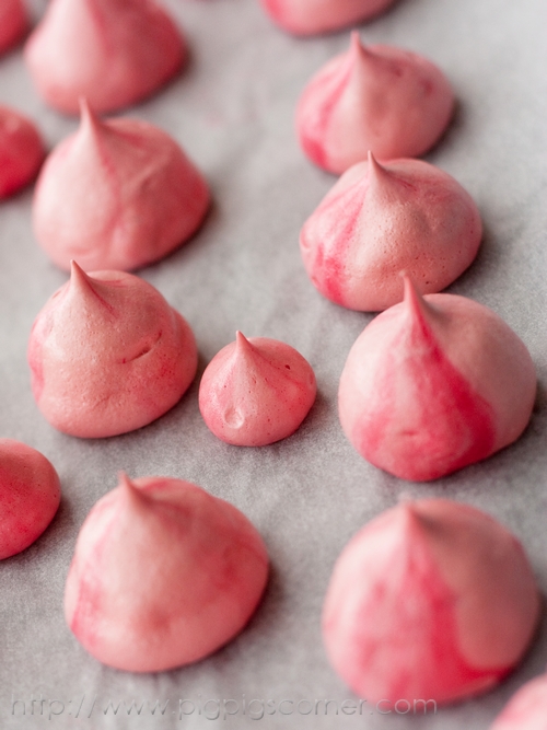 Pig Pig's Corner | Baby Meringues...and a 'Married Life' Apron!