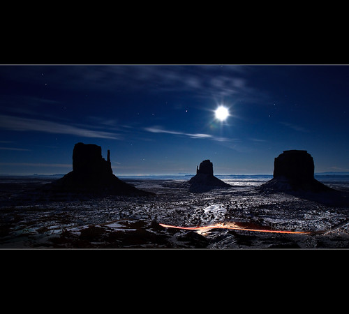 Moonlight reflexion on the snow in Monument Valley - The Mittens - Arizona