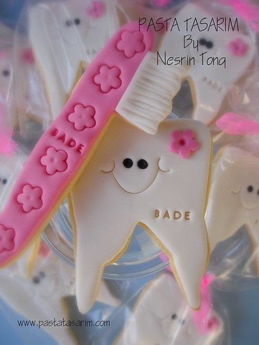 TOOTH AND TOOTHBRUSH COOKIES- GIRLS