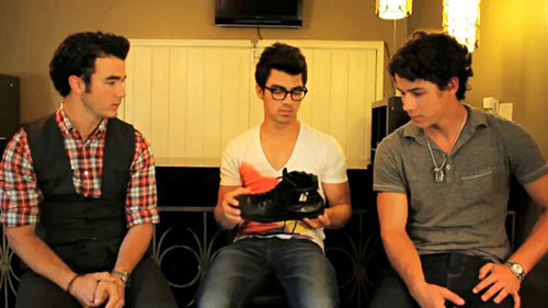 Jonas-Brothers-One-Day-Without-Shoes