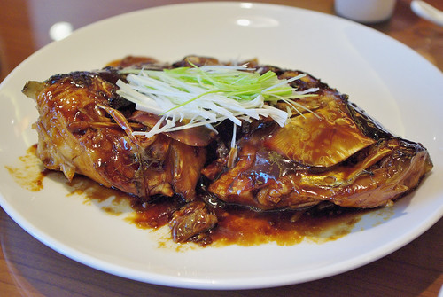 Braised Grass Carp Fish Head with Brown Sauce  紅燒下巴