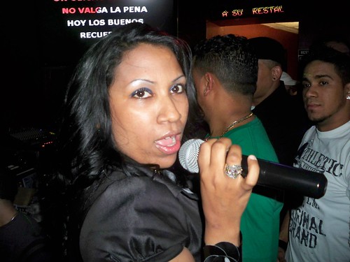Noche de Karaoke en El Merengue Restaurant 04-01-10 004