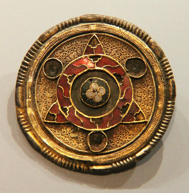 Jewelled disc brooch