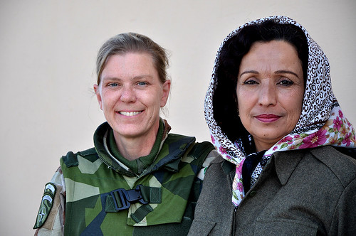 Ulrika med en afghansk kapten från ANP