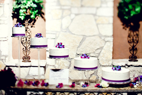 white and purple wedding cakes